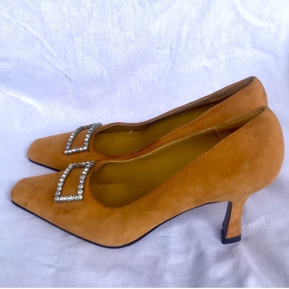 Vintage Velvet Buttercup Coup D’Etat Pumps - Picture 3 of 6